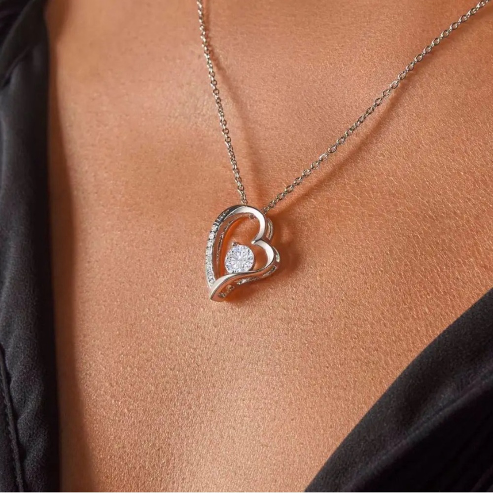 - Forever Love Heart Necklace Message Gift - Picture 5 of 6